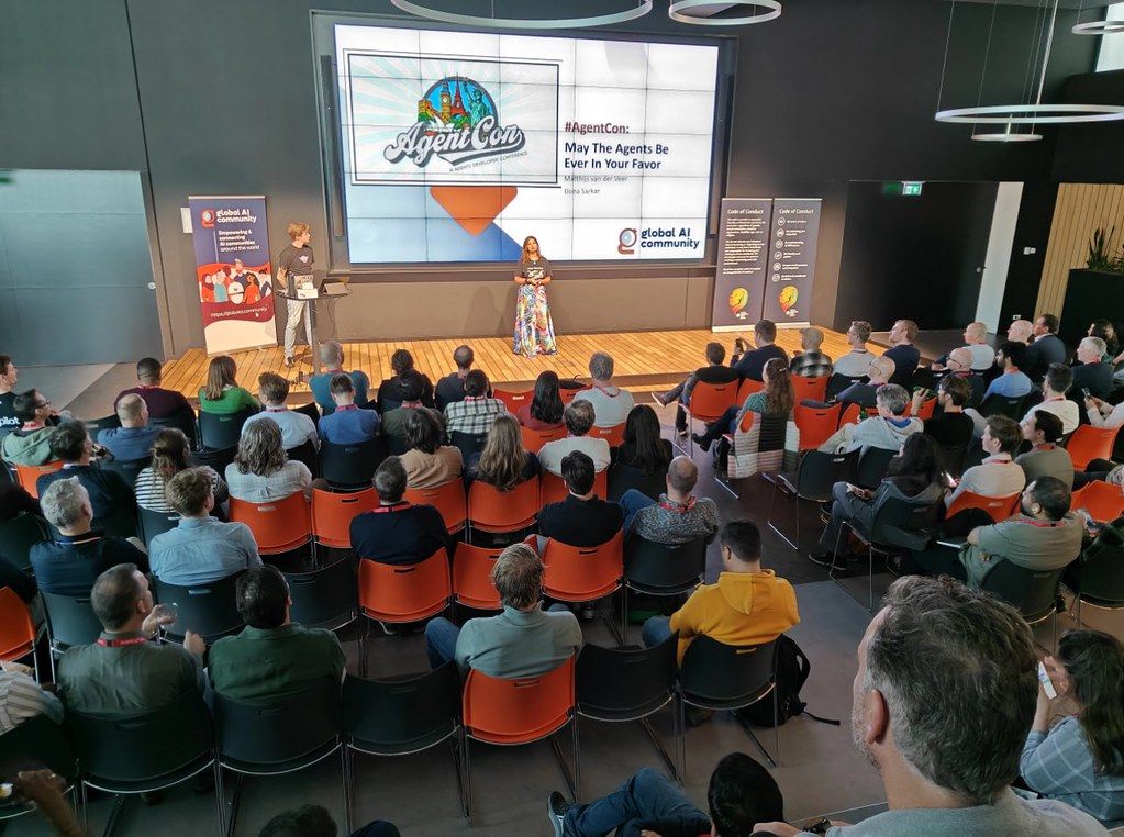 A full room in front of the AgentCon Utrecht stage